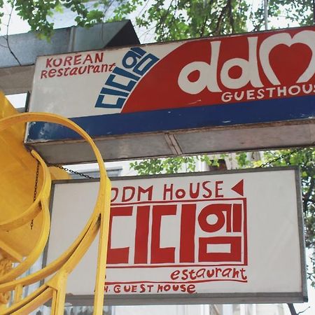 Ddm House Hostel Bangkok Exterior foto
