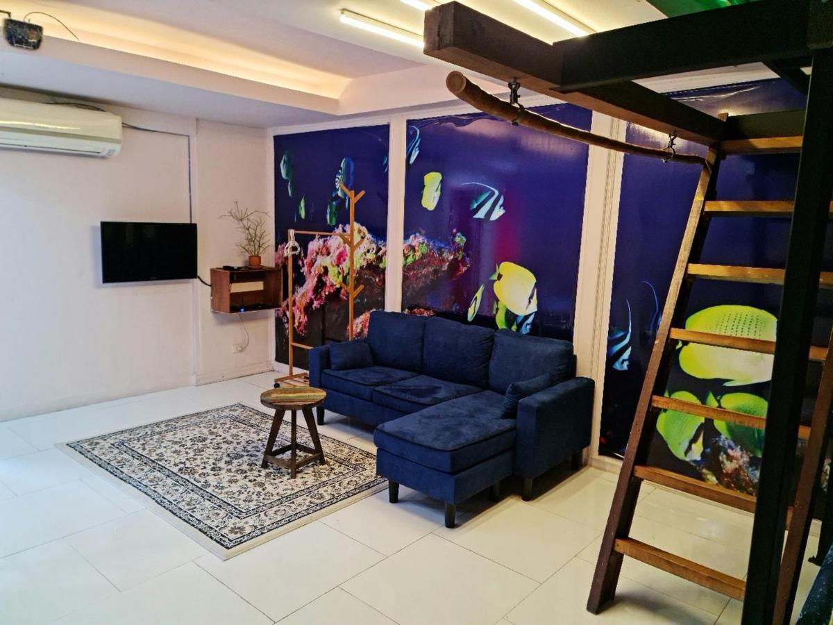 Ddm House Hostel Bangkok Exterior foto
