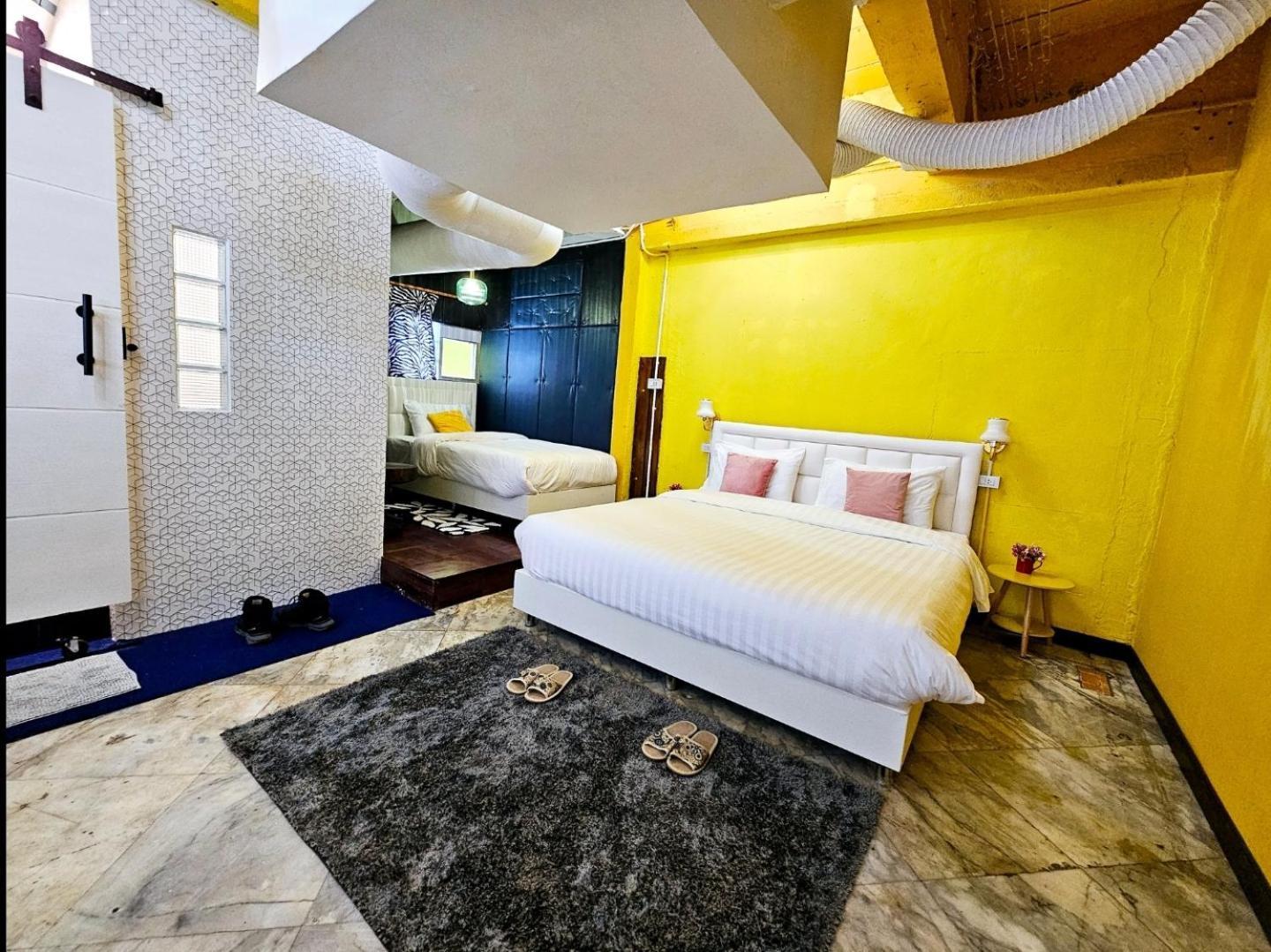 Ddm House Hostel Bangkok Exterior foto