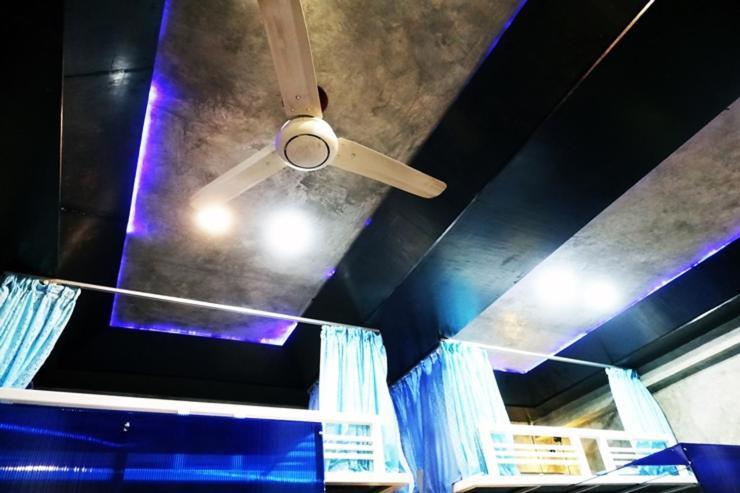Ddm House Hostel Bangkok Exterior foto