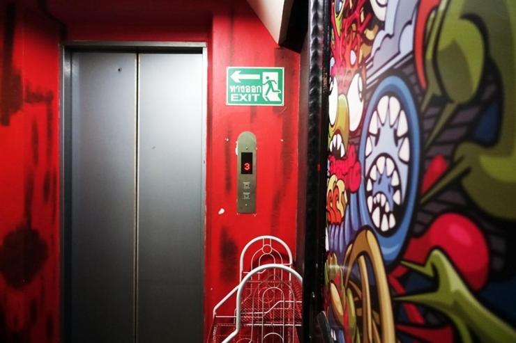 Ddm House Hostel Bangkok Exterior foto
