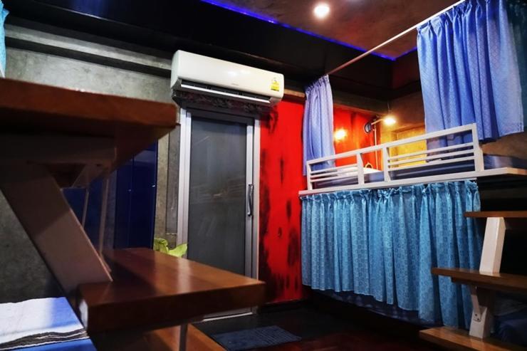 Ddm House Hostel Bangkok Exterior foto